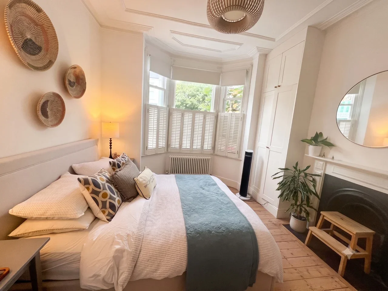 Flat Tregarvon Road in Greater London