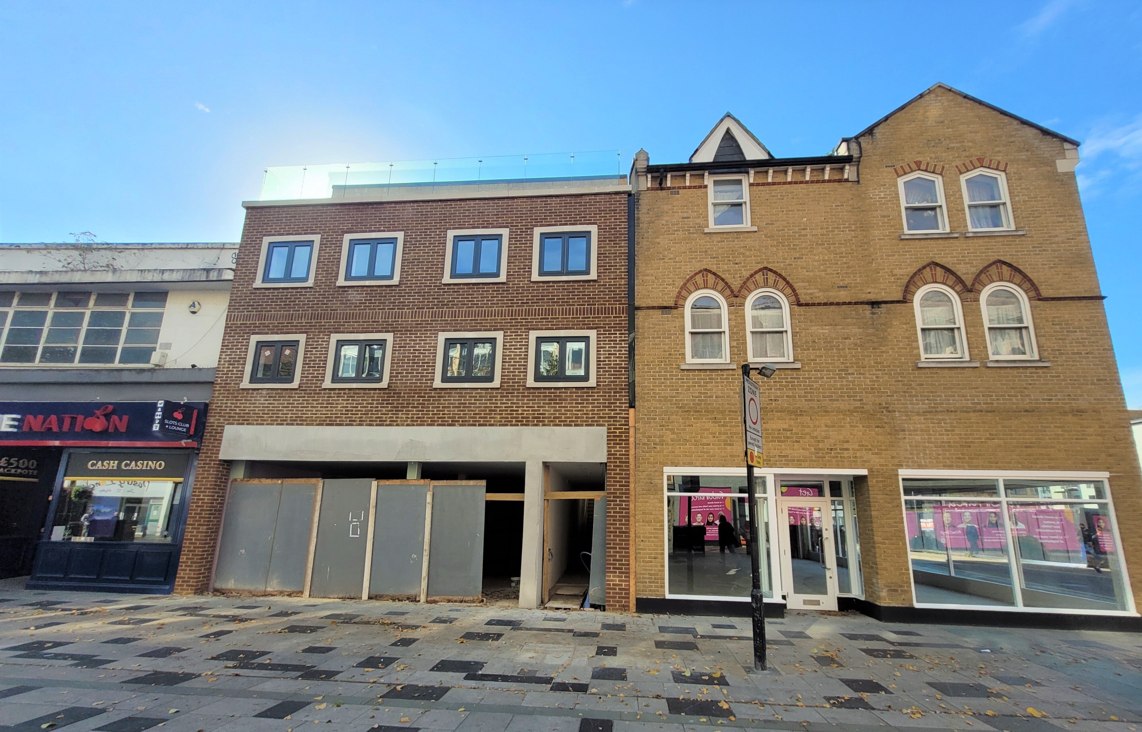 Flat High Street in Slough