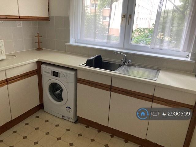 Flat St Mungo Avenue in Glasgow