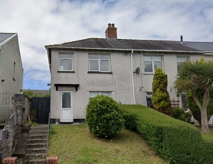 House Chamberlain Road in Neath