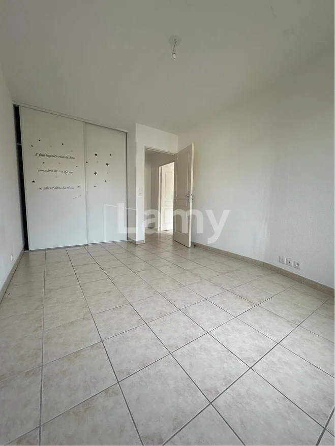 Flat Rue des Minimes in Trets
