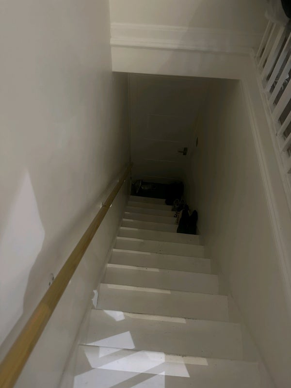Room Leonard Road in Greater London