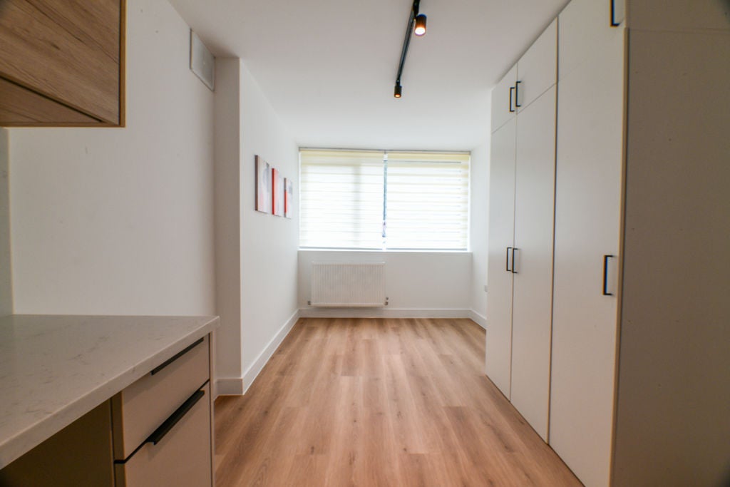 Room Albert Drive in Greater London