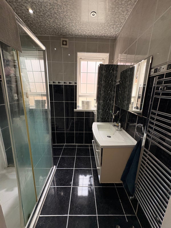 Room Gassiot Road in Greater London