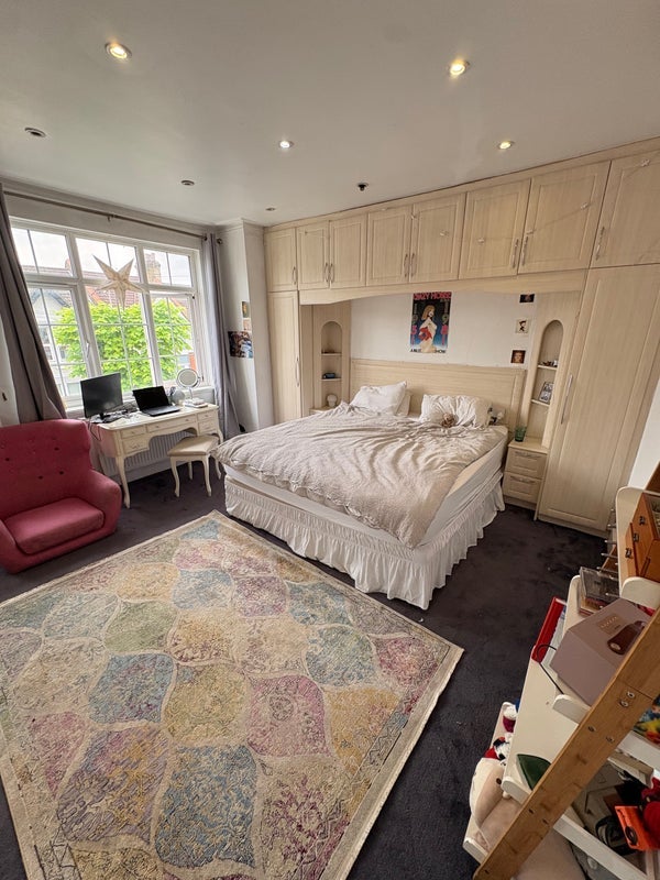 Room Gassiot Road in Greater London