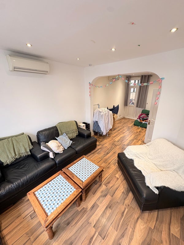 Room Gassiot Road in Greater London