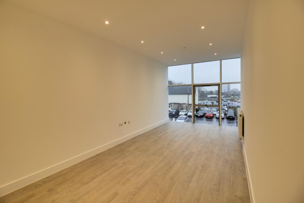 Flat Warrior Square in Southend-on-Sea