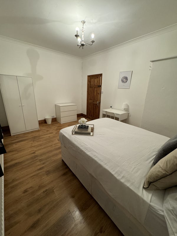 Room Back Plodder Lane South in Farnworth