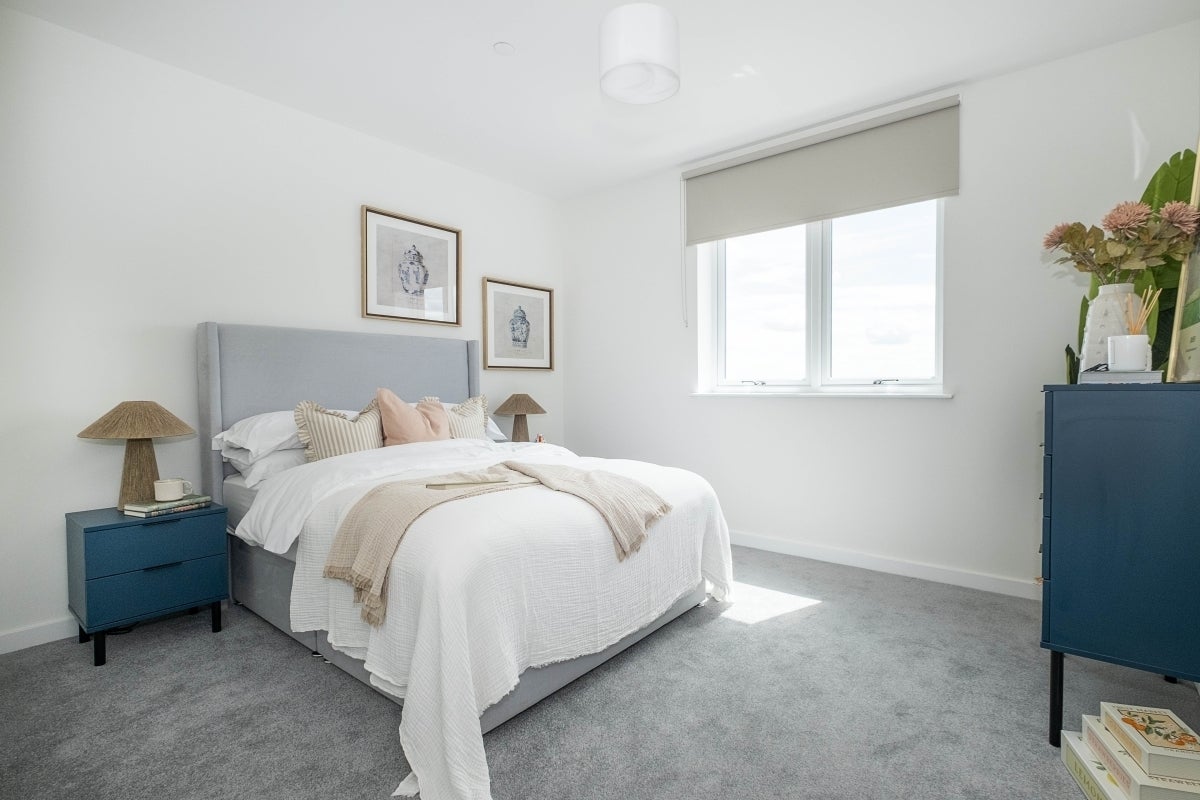 Flat Elmsleigh Road in Borough of Spelthorne