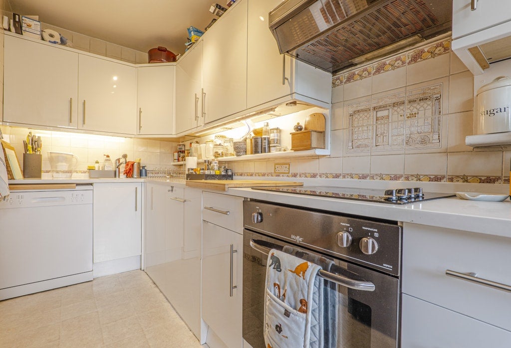 Flat Semley Place in City of Westminster