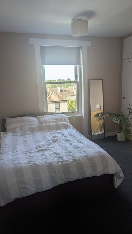 Room Sunart Road in Glasgow