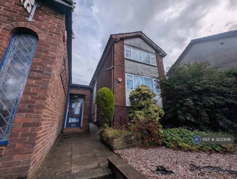 Flat Bury New Road in Prestwich