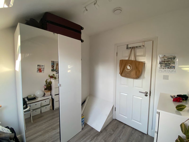 Room Turnpike Lane in Greater London