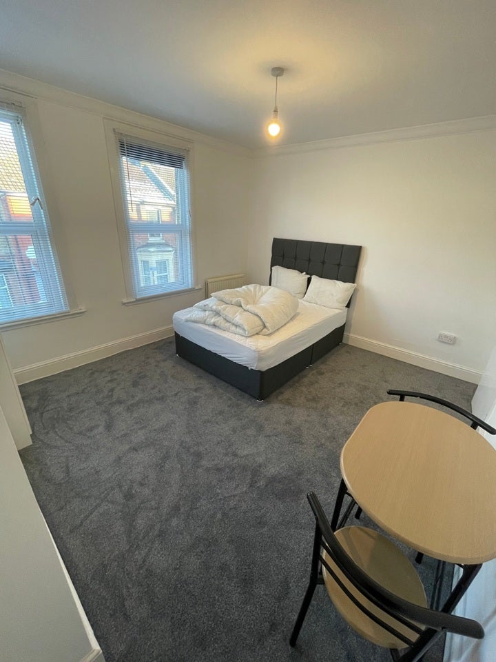 Room Gordon Road in Gillingham