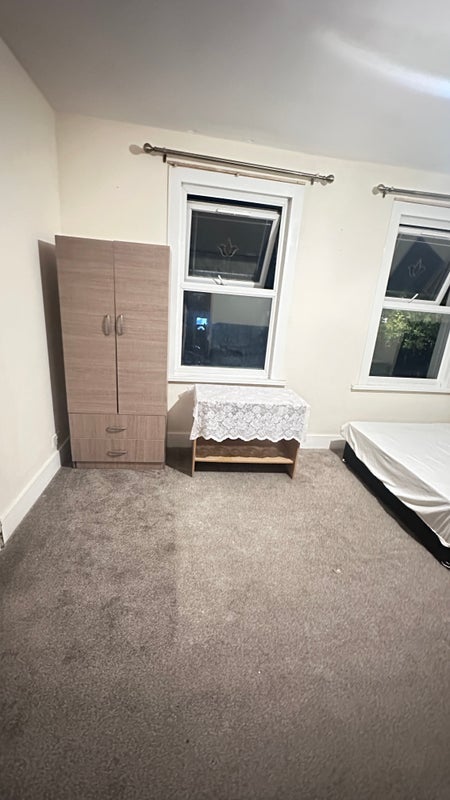 Room Buxton Road in Greater London
