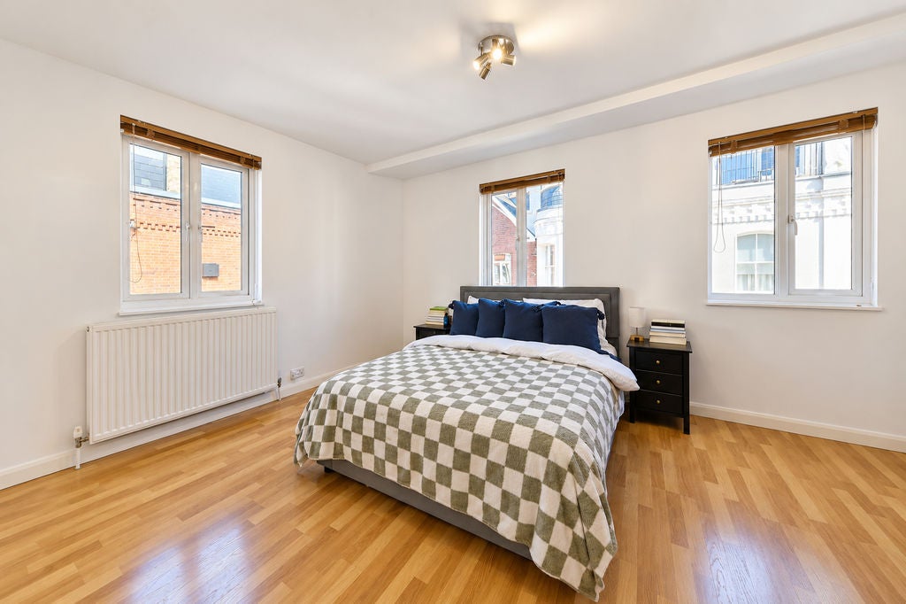 Flat Adam and Eve Mews in London