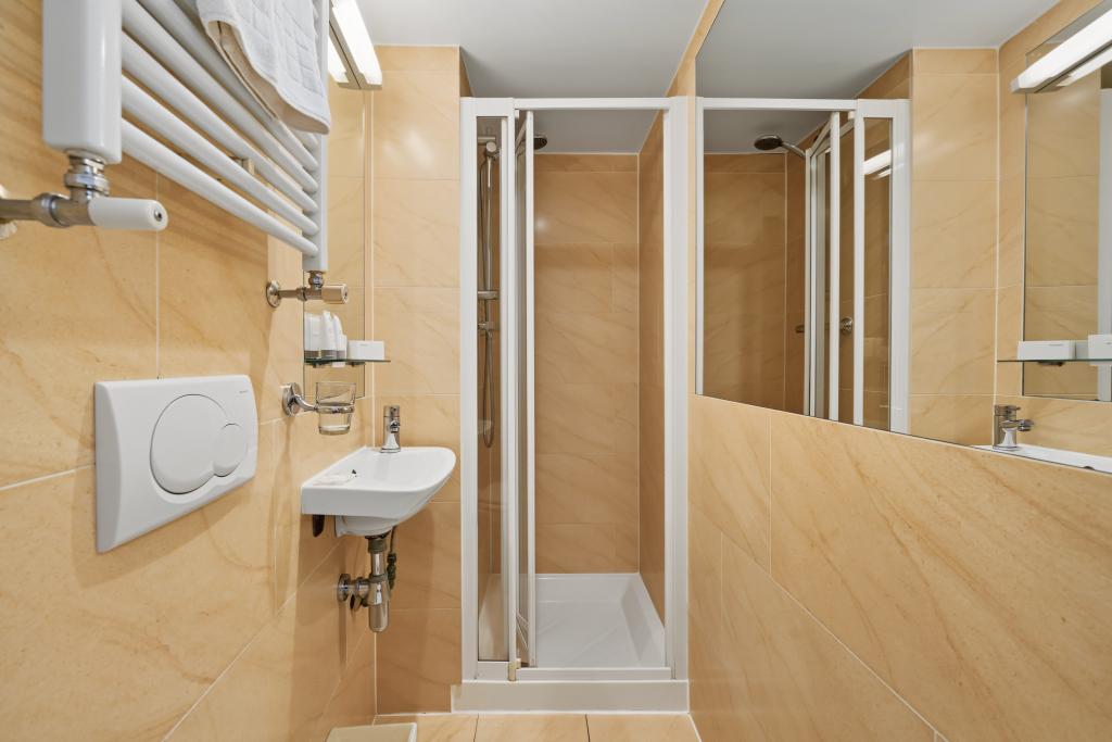 Flat Cartwright Gardens in Greater London