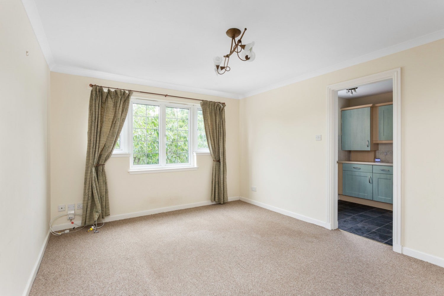 Flat Almondview in Livingston