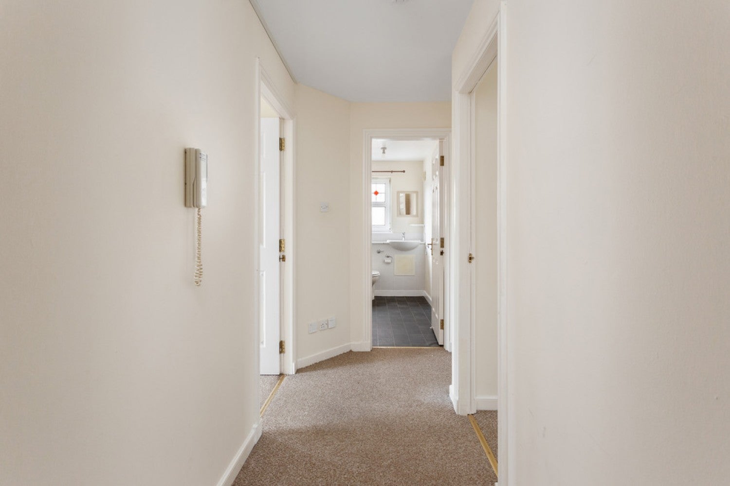 Flat Almondview in Livingston