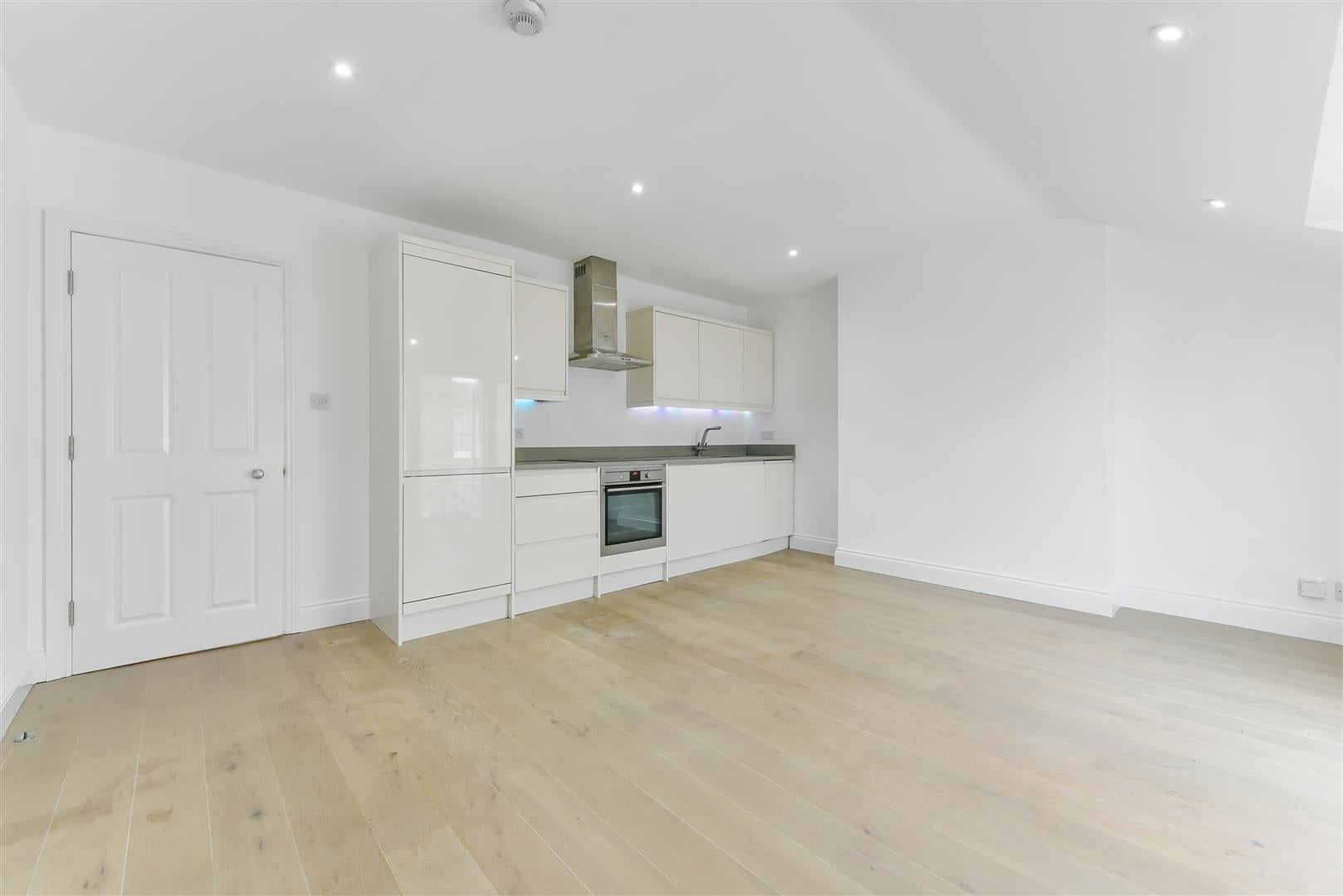 Flat Marjorie Grove in Greater London