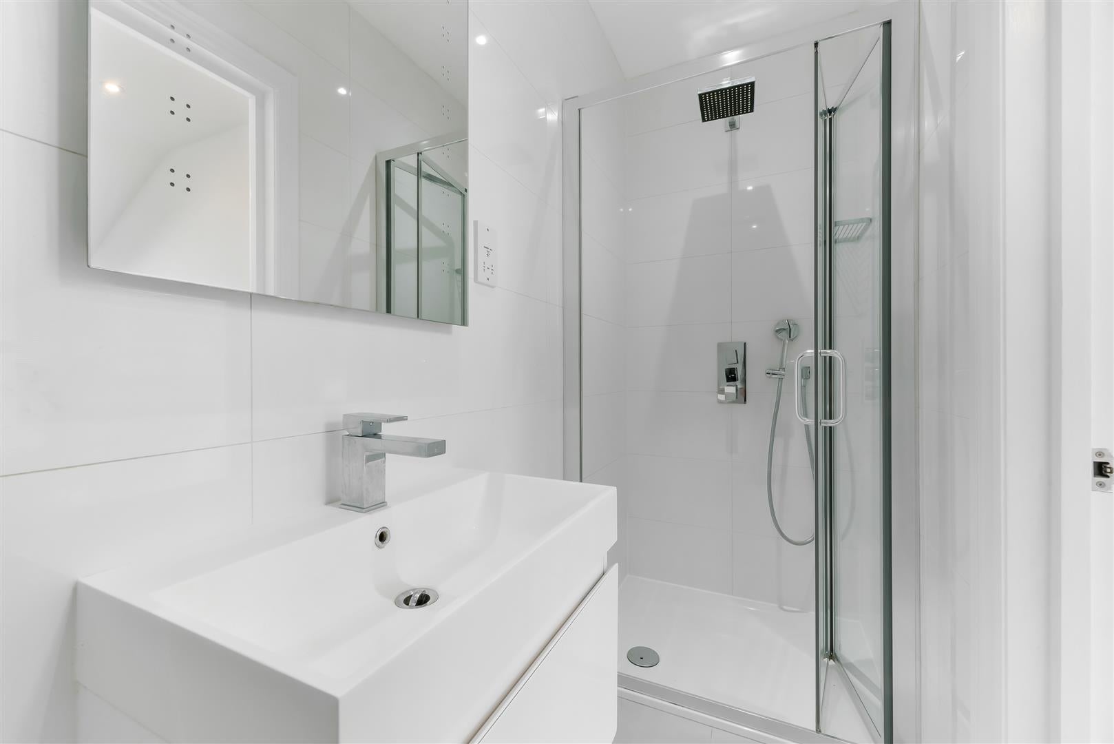 Flat Marjorie Grove in Greater London
