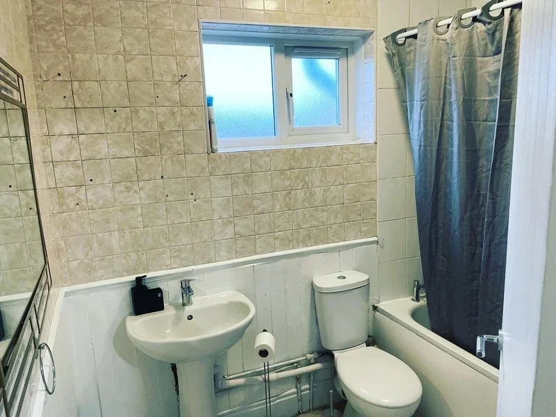 Room South Park Way in Greater London