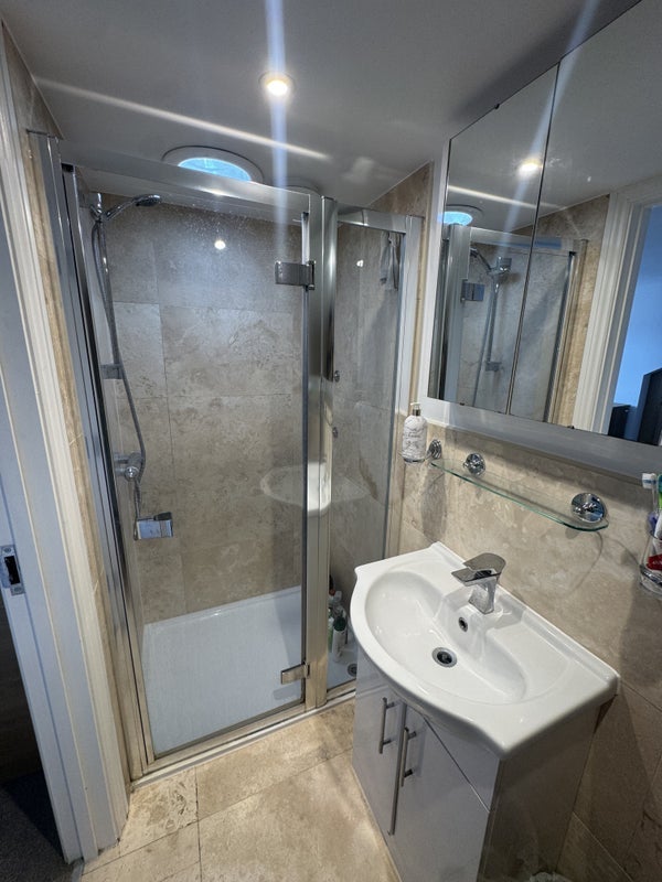 Room Charleston Street in Greater London