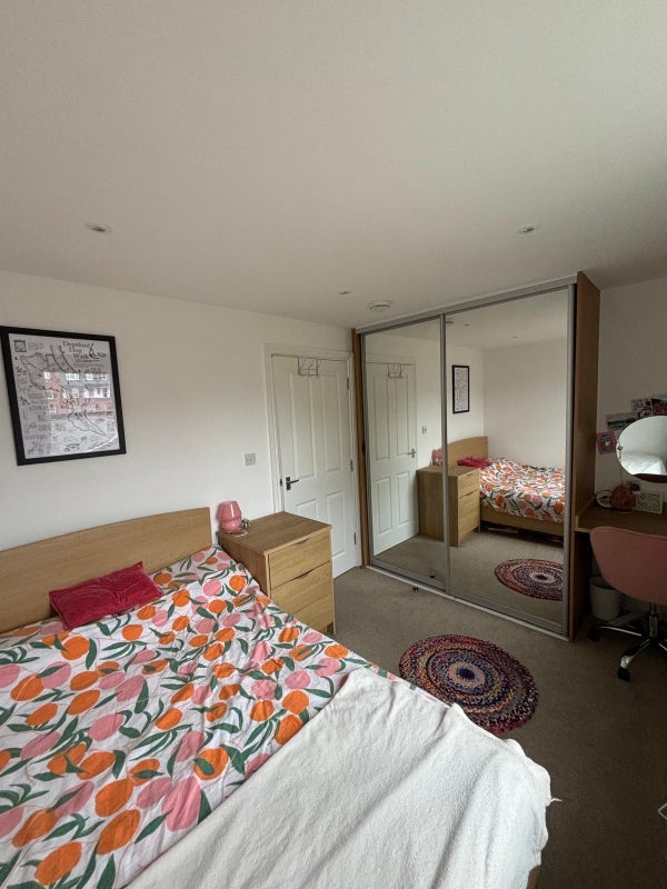 Room Charleston Street in Greater London