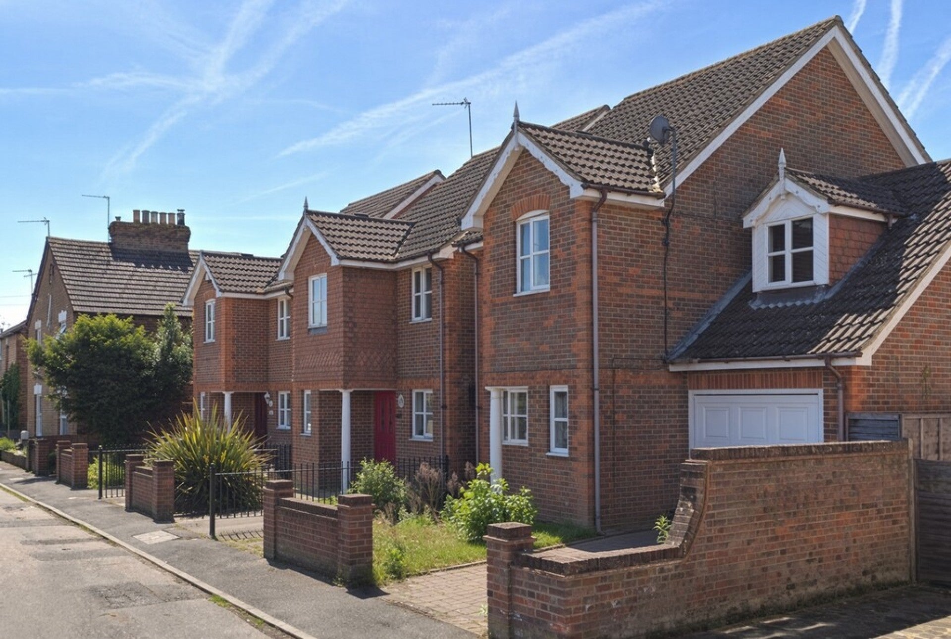 Room Park Road in Borough of Runnymede