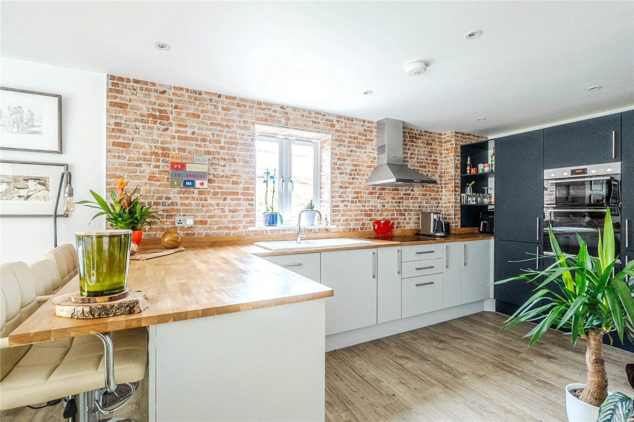 House Sewell Lane in Houghton Regis
