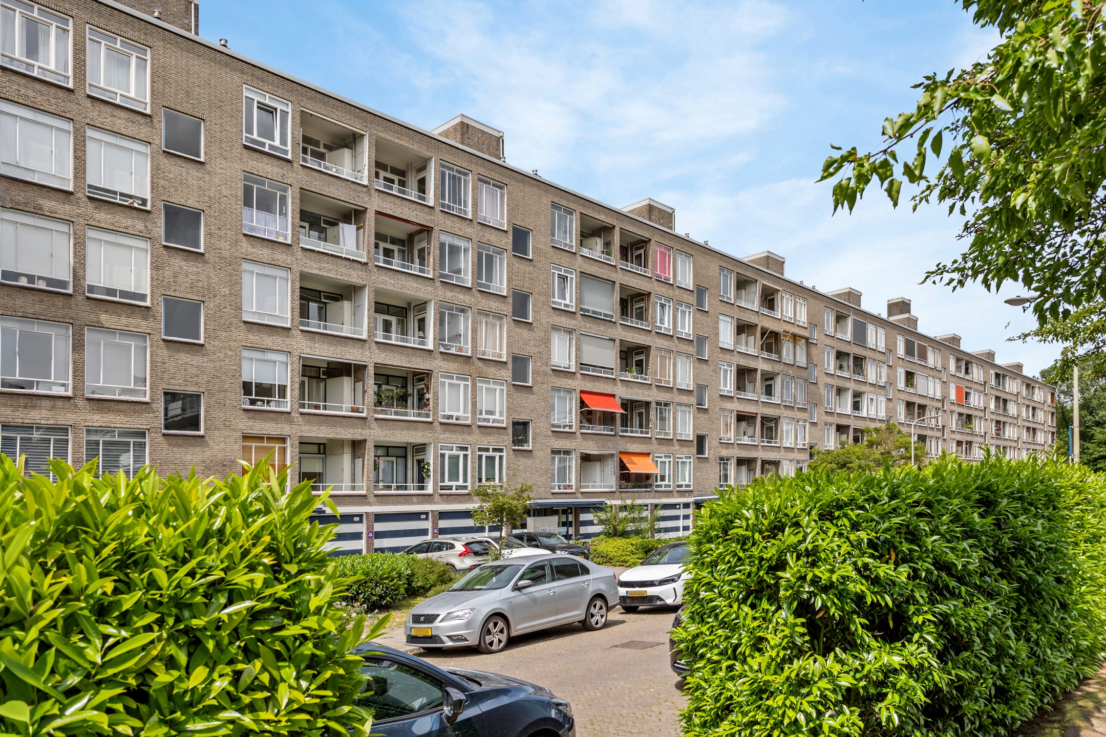 Appartement Parelmoerhorst 152 in Den Haag