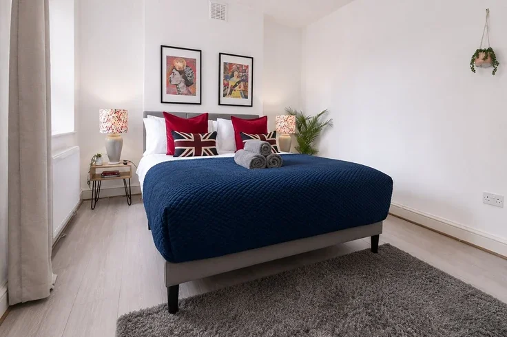 Flat Cranleigh Street in Greater London