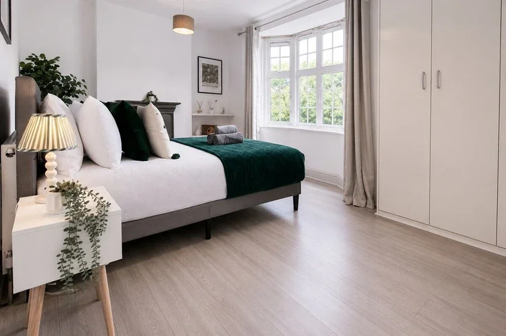 Flat Cranleigh Street in Greater London