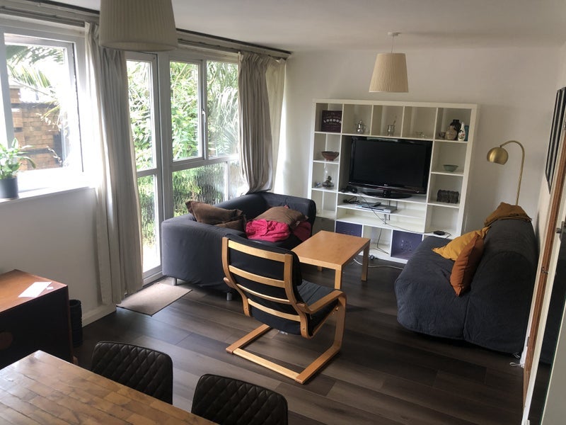 Room Sceptre Road in Greater London