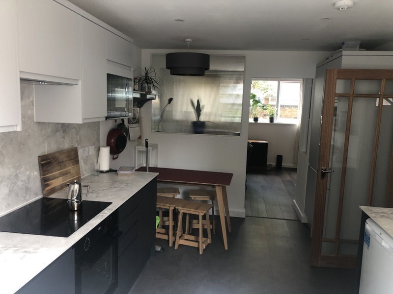 Room Sceptre Road in Greater London