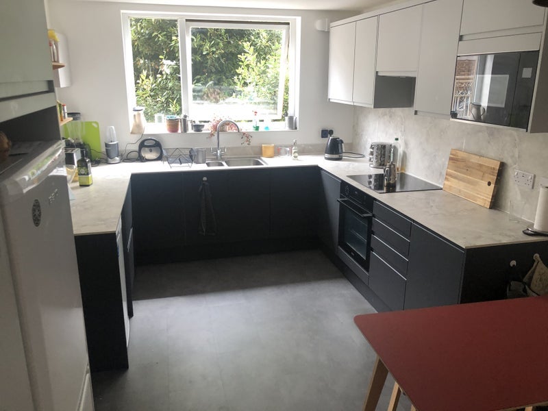 Room Sceptre Road in Greater London