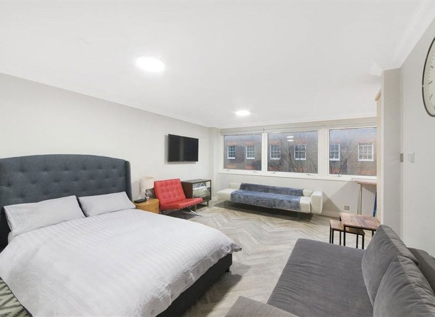 Flat Fitzroy Street in Greater London