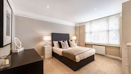 Flat Hill Street in London
