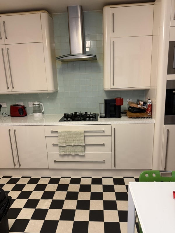 Room Acton Lane in Greater London