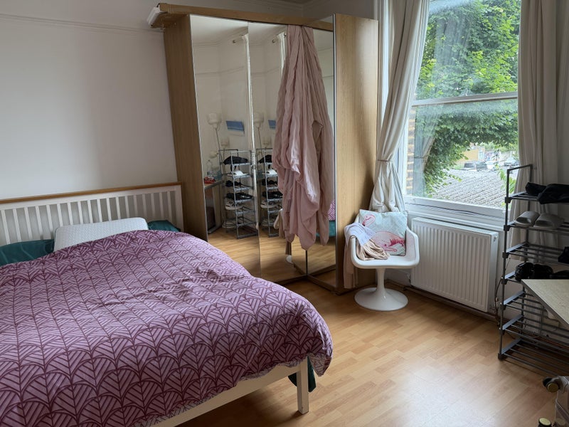 Room Acton Lane in Greater London