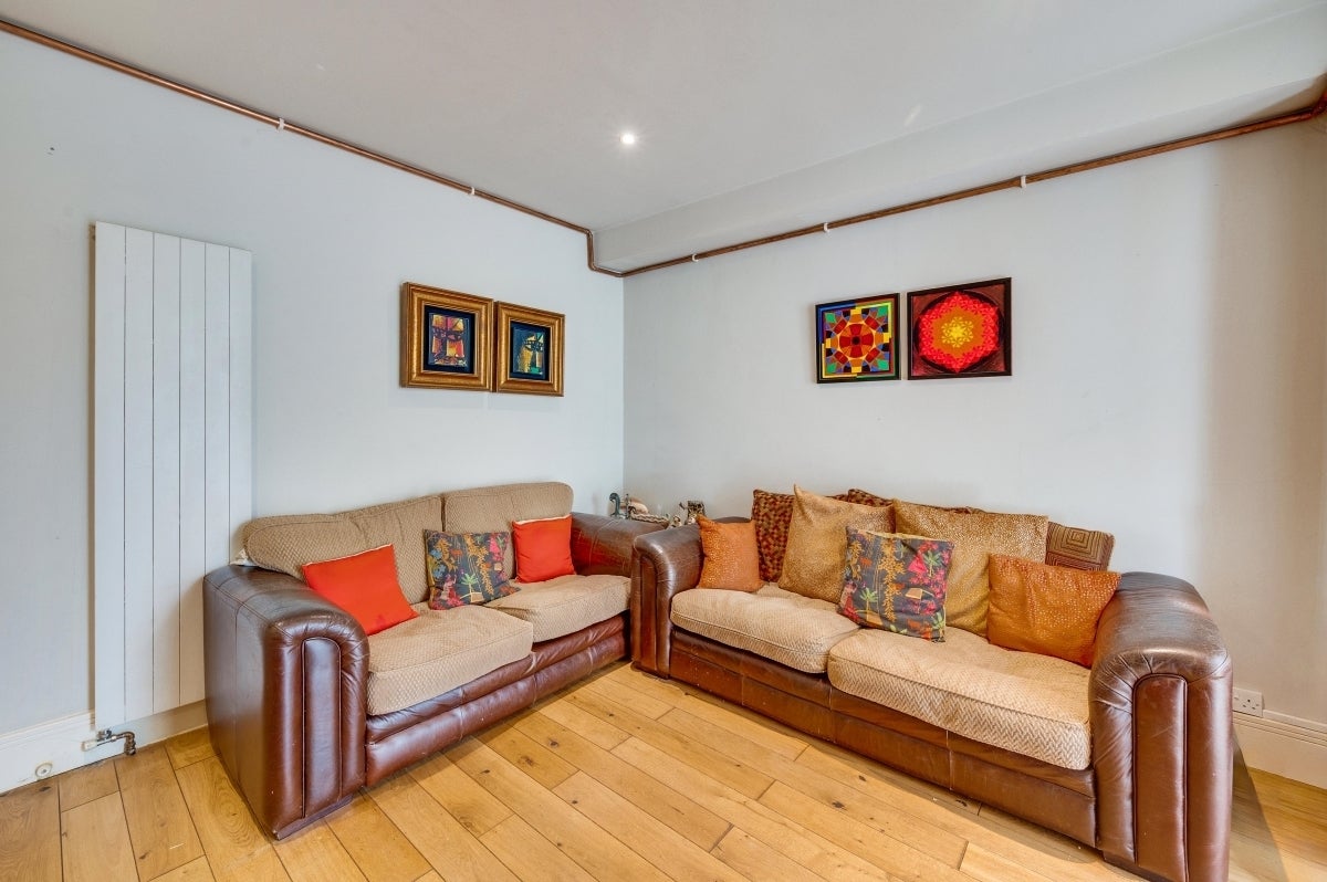 Flat Maygrove Road in Greater London