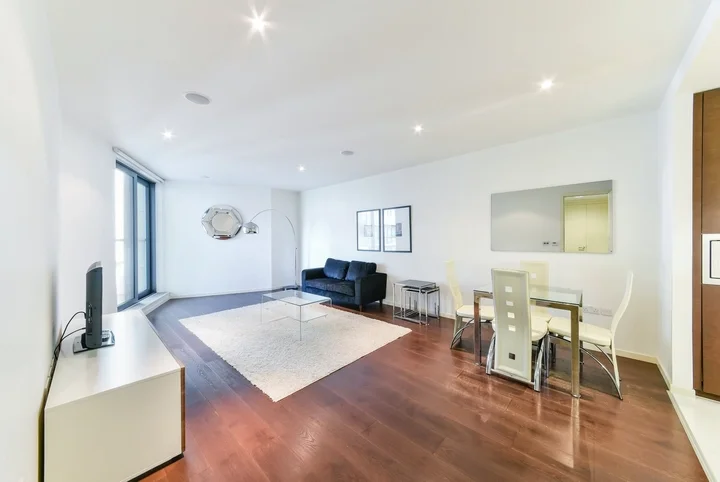 Flat Alexia Square in Greater London
