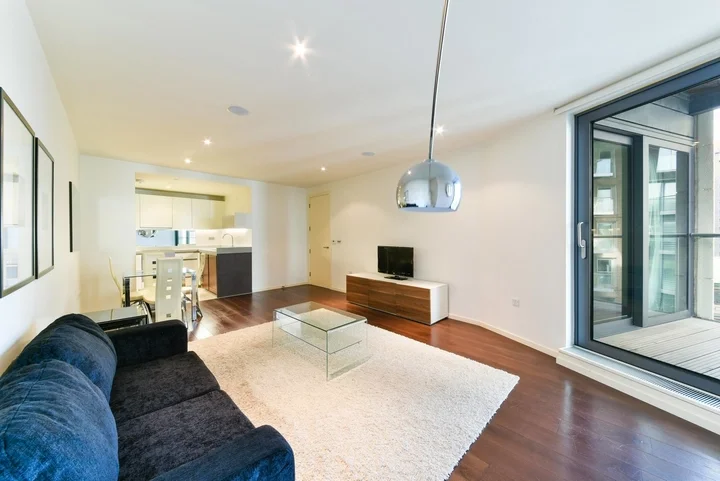 Flat Alexia Square in Greater London