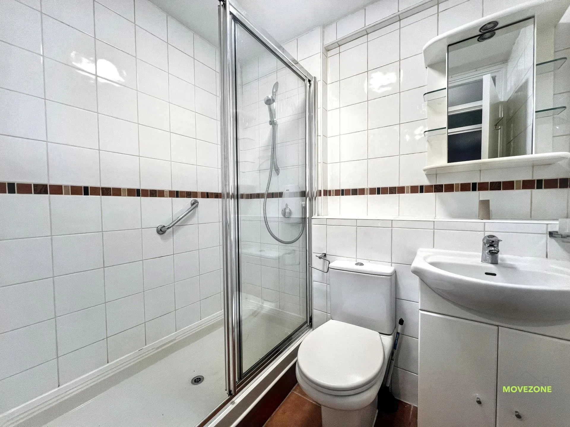 Flat Widmore Road in Greater London