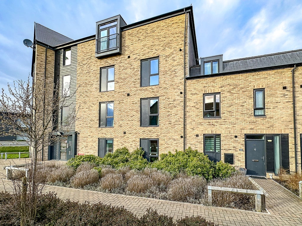 Flat Drovers Place in Huntingdonshire