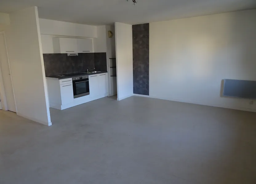 Flat Place Léon Cheminant in Saint-Renan