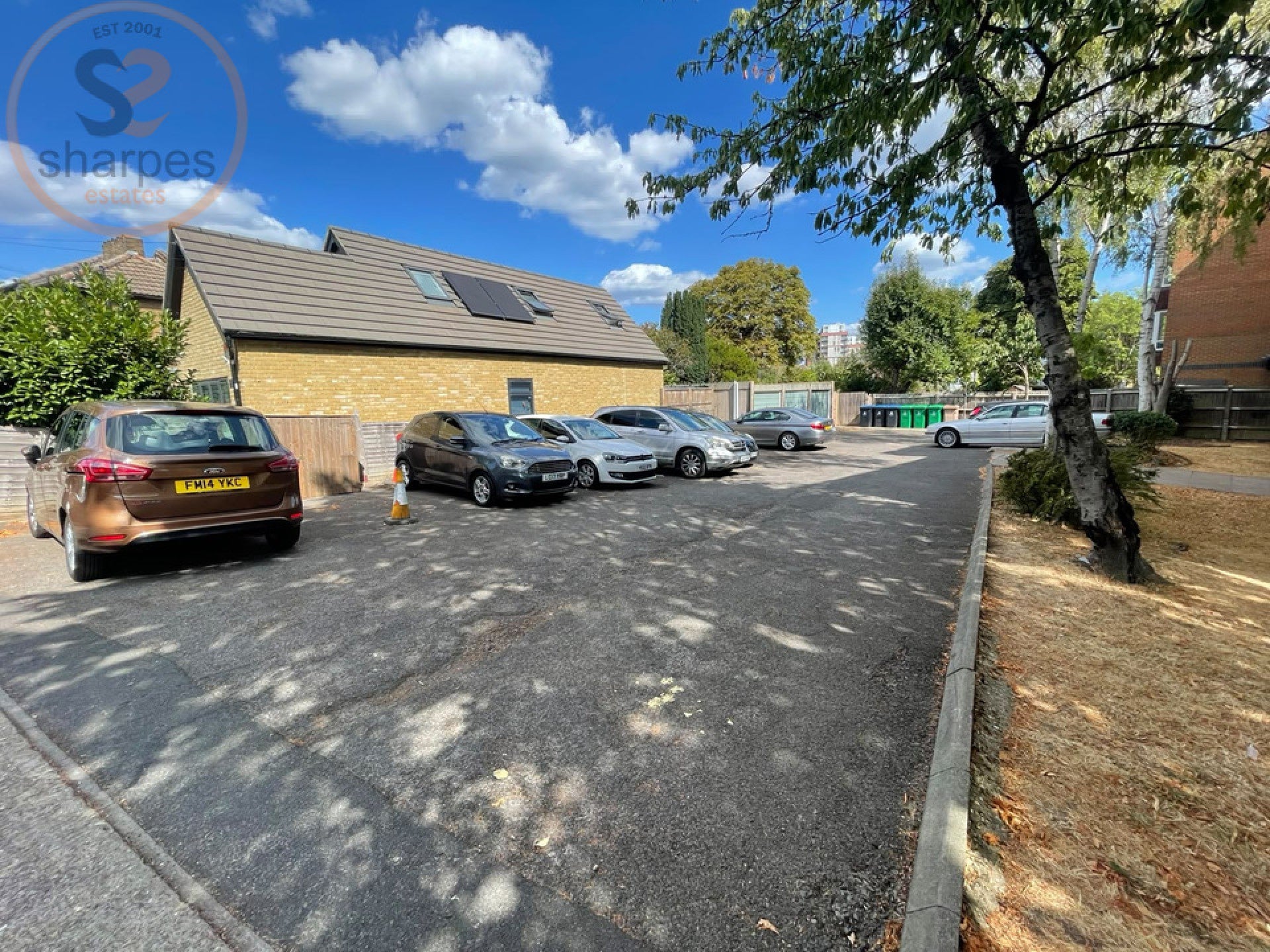 Flat Kingston Road in Epsom