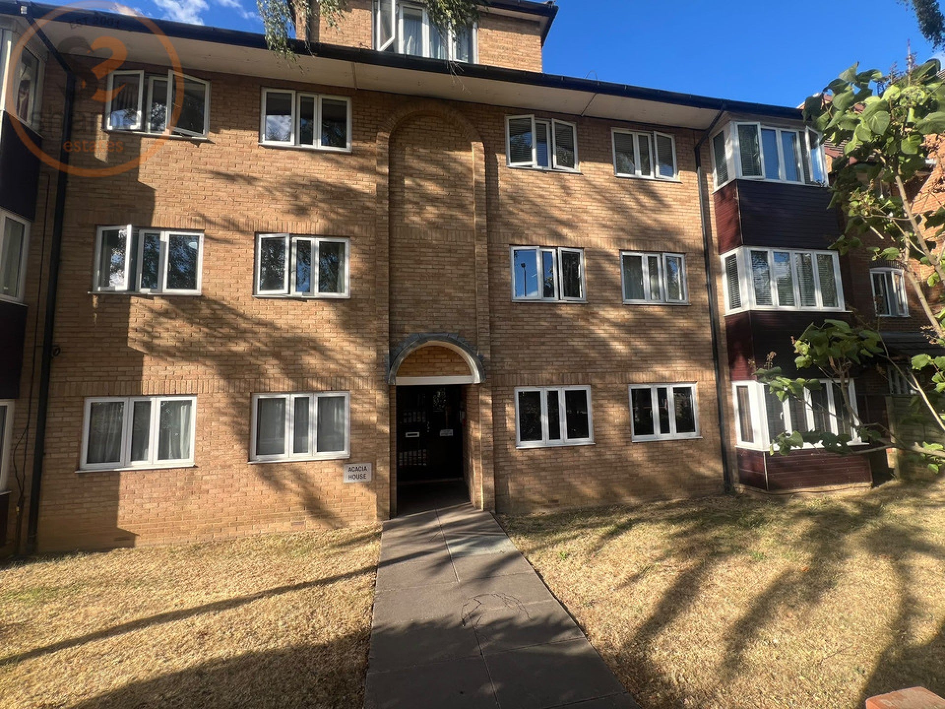 Flat Kingston Road in Epsom