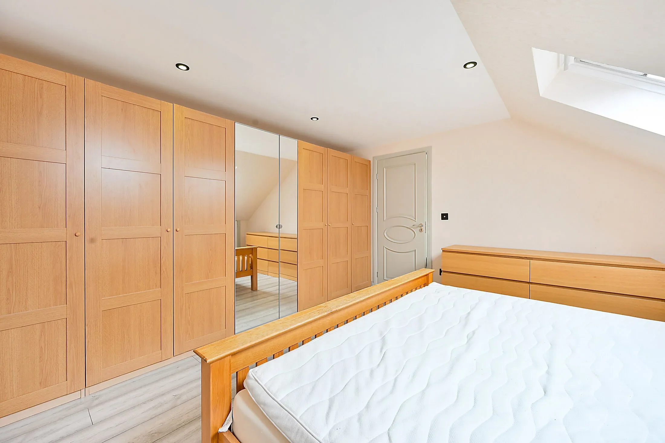 Flat Malden Road in Greater London