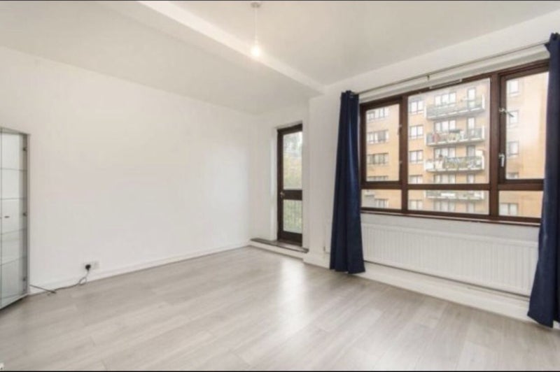 Room Harrison Street in Greater London